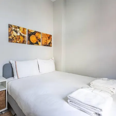 Beautiful Bright 3bd15bath Central House! #345