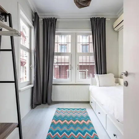 Beautiful Bright 3bd15bath Central House! #345 بيت للعطل اسطنبول