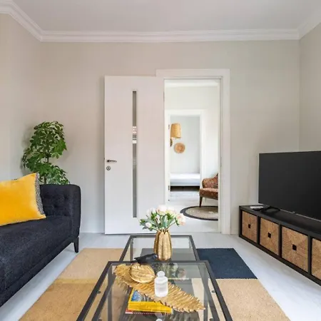 بيت للعطل Beautiful Bright 3bd15bath Central House! #345